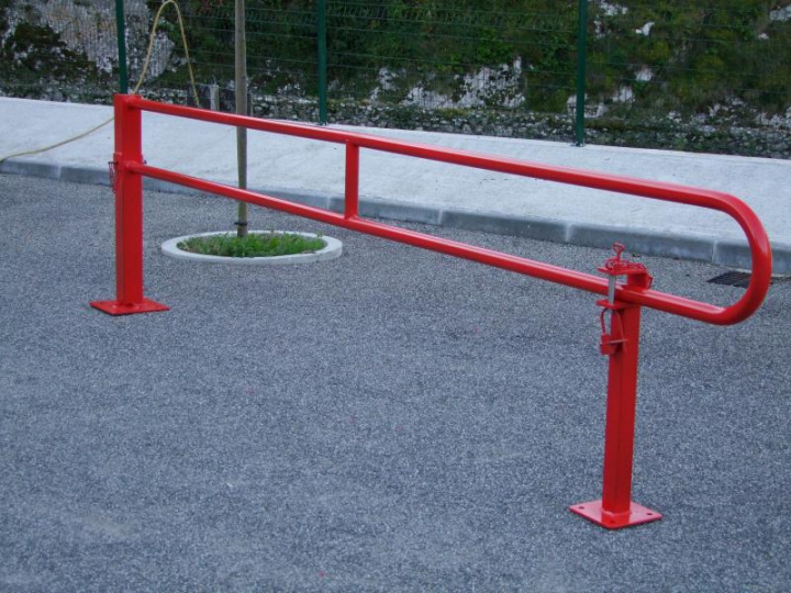 Barrière tournante St Brévin avec pied de soutien